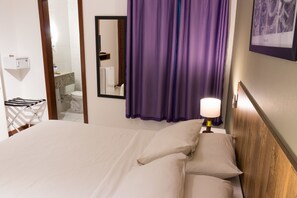 Chambre Double Standard | Minibar, coffres-forts dans les chambres, Wi-Fi gratuit, draps fournis