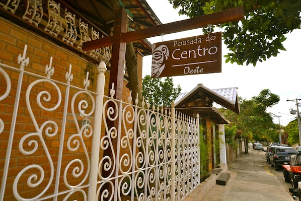 Front of property - Pousada do Centro Oeste (Búzios)