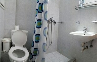 公寓, 1 间卧室, 阳台, 花园景观 | 浴室 | 淋浴设施、吹风机