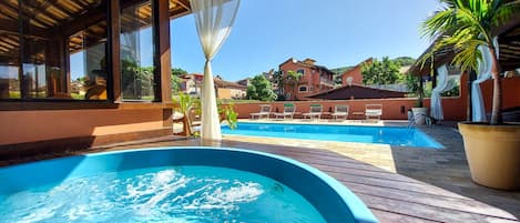 Outdoor pool, pool loungers