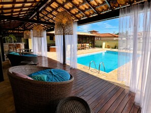 Outdoor pool, sun loungers - Búzios Centro Hotel (Búzios)
