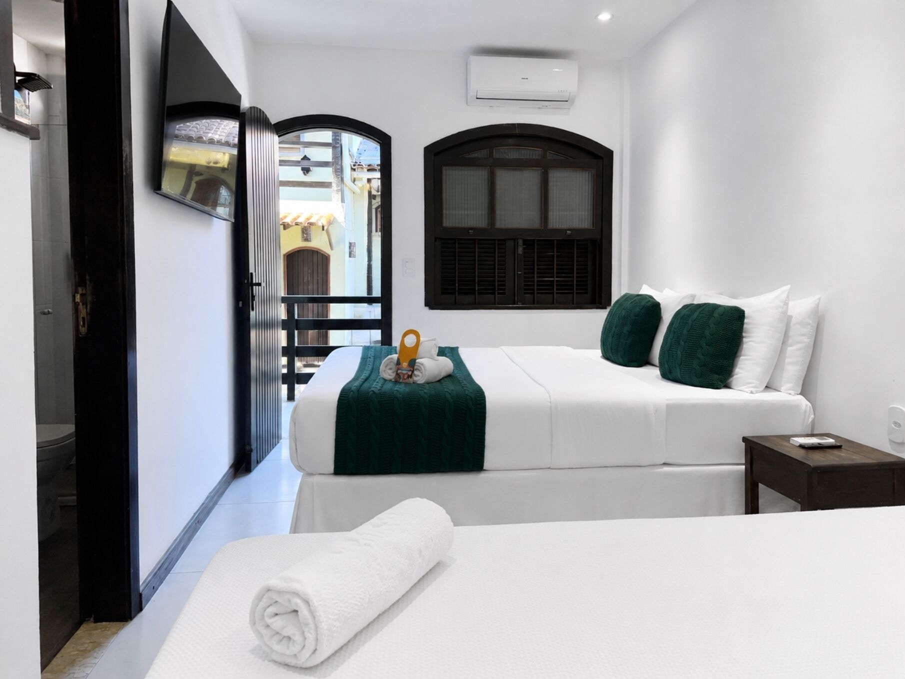 Room, 1 Bedroom | Minibar, WiFi (free), bed sheets
