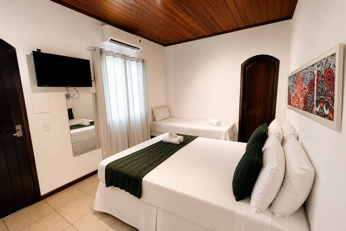 Superior Room | Minibar, WiFi (free), bed sheets