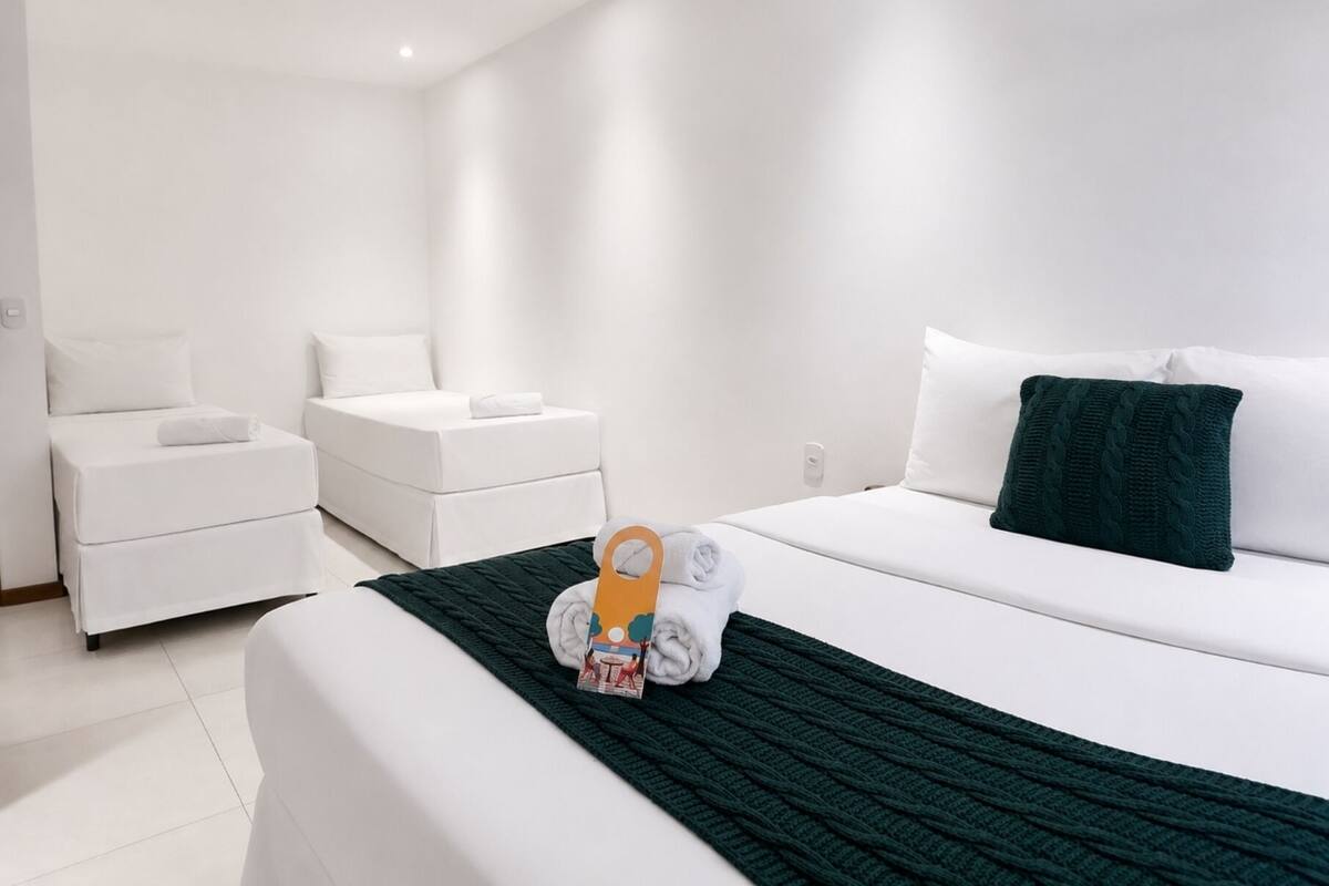 Studio Suite | Minibar, WiFi (free), bed sheets