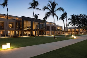 Front of property - Excellence El Carmen - Adults Only All Inclusive (Punta Cana)