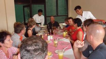 Breakfast, lunch, dinner served; international cuisine