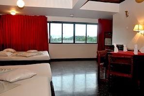 Deluxe Twin Room, Smoking | Desk, iron/ironing board, rollaway beds, free WiFi