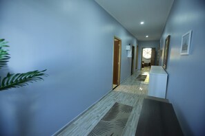 Căn hộ, 2 phòng ngủ, quang cảnh hồ bơi | Trang trí khác biệt, bàn, truy cập Internet không dây miễn phí 