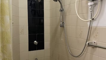 Deluxe Single Room | Bilik Mandi | Pancuran mandi, kelengkapan dandanan diri percuma, pengering rambut