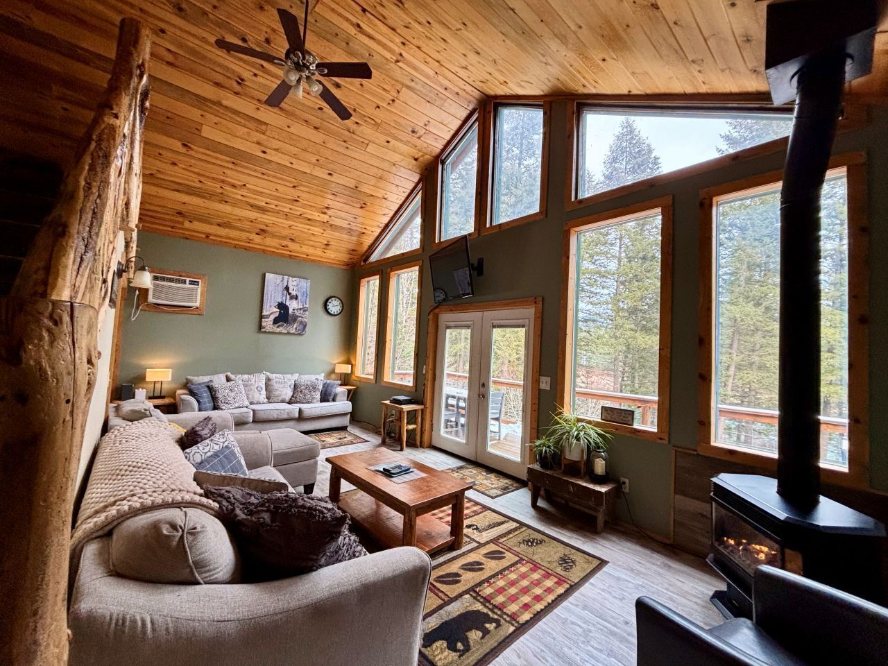 House, 3 Bedrooms, Kitchen, River View | Living area