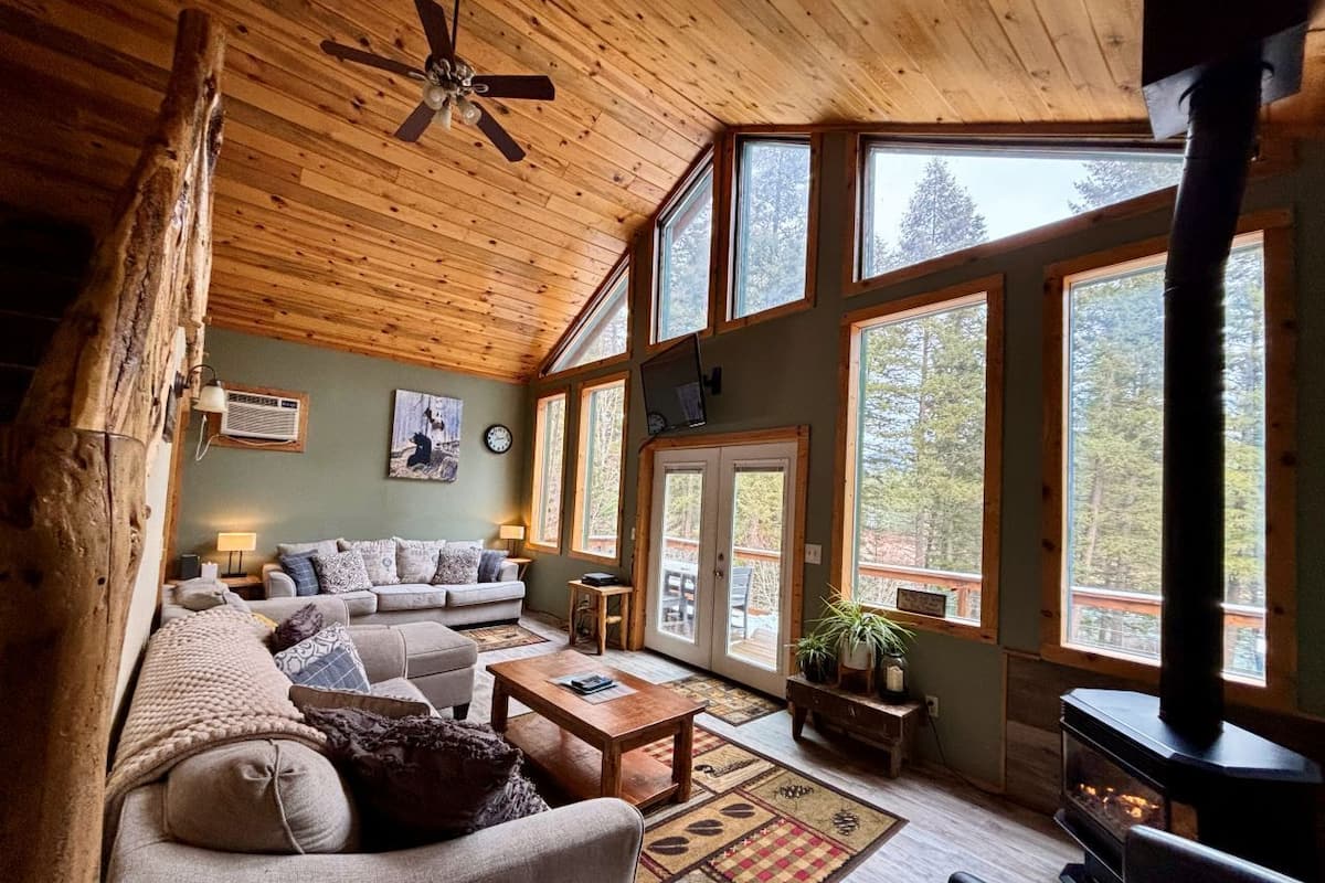 House, 3 Bedrooms, Kitchen, River View | Living area