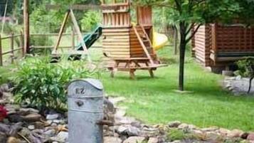 Children’s play area – outdoor