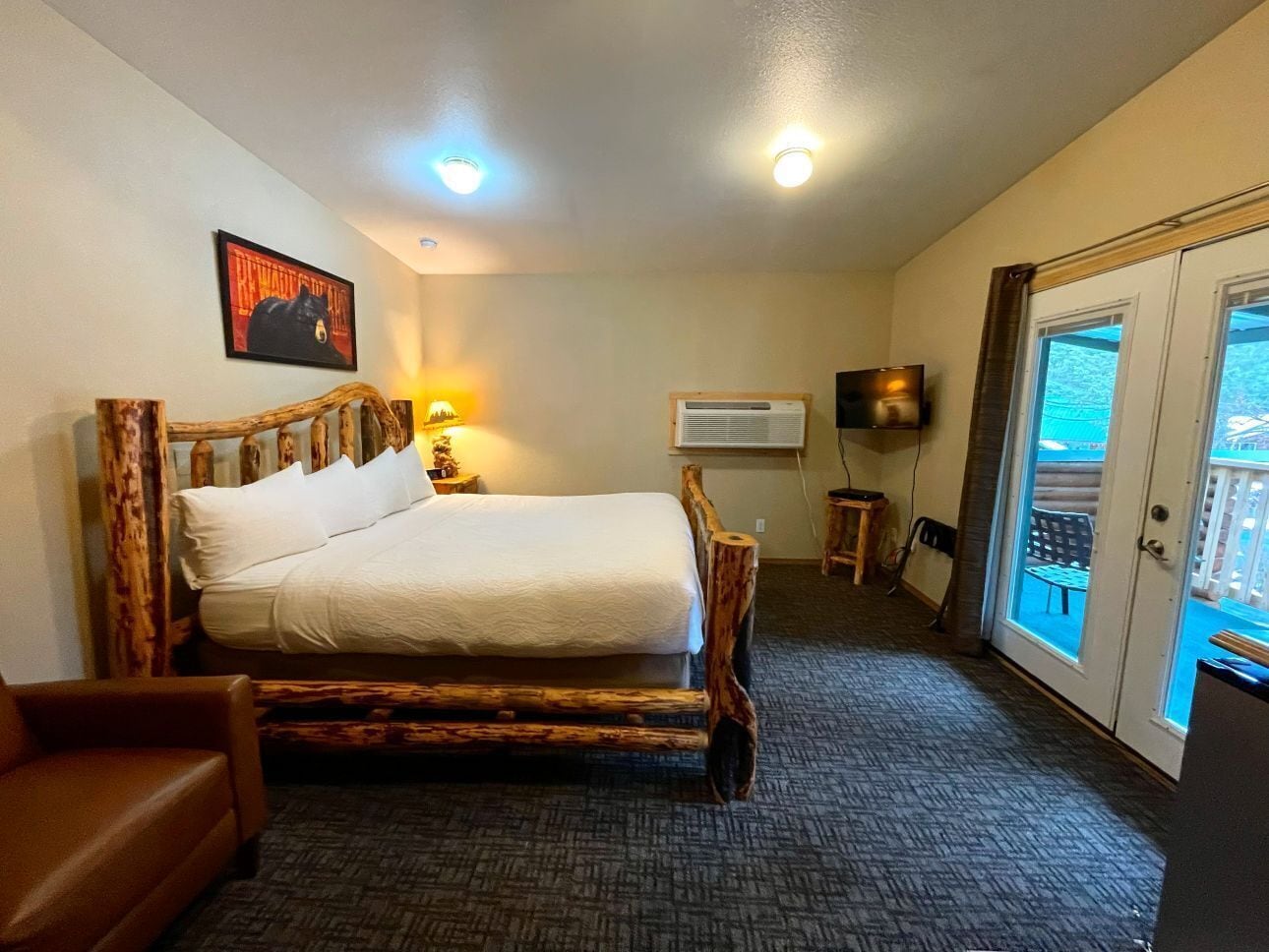 Standard Room, 1 King Bed | Premium bedding, individually decorated, individually furnished
