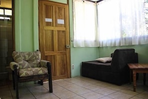 Apartment, 2 Bedrooms, Garden View (Verde) | Living area | TV