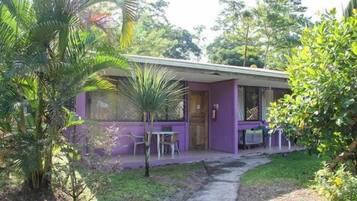 Apartamento, 1 cama de casal, vista para a piscina (Lila y Amarillo) | Cofres nos quartos, camas extras/dobráveis (sobretaxa)