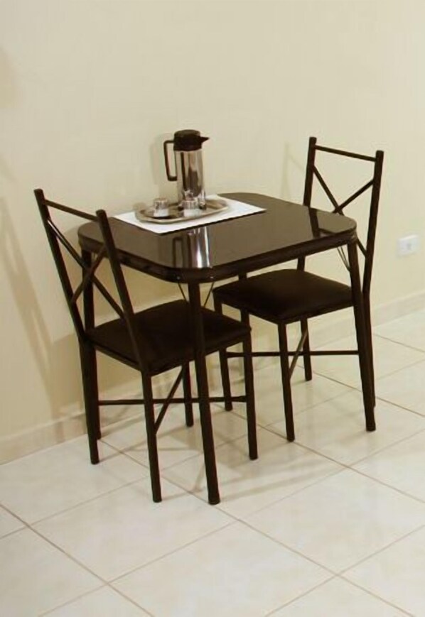 Quarto casal conforto | Opções para refeição no quarto