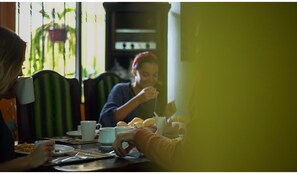 Free daily local cuisine breakfast  - Hostal Guatefriend's - Hostel (Guatemala City)