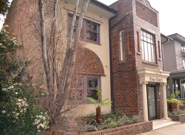 المنشأة من الخارج