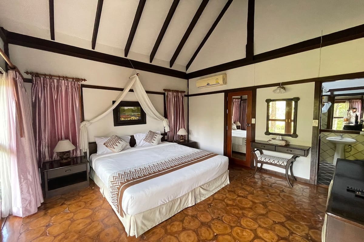 Villa, vista giardino | 1 camera, una scrivania, Wi-Fi gratuito, lenzuola