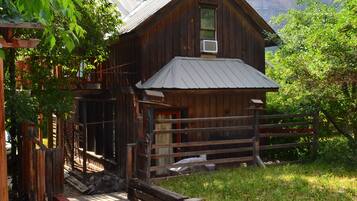 Cabin, 1 King Bed, Kitchen, Mountain View (2 Story Cabin) | 1 bedroom, iron/ironing board, free WiFi, bed sheets