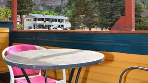 Standard Room, 1 Katil Ratu (Queen), Balcony, Mountain View | Balkoni