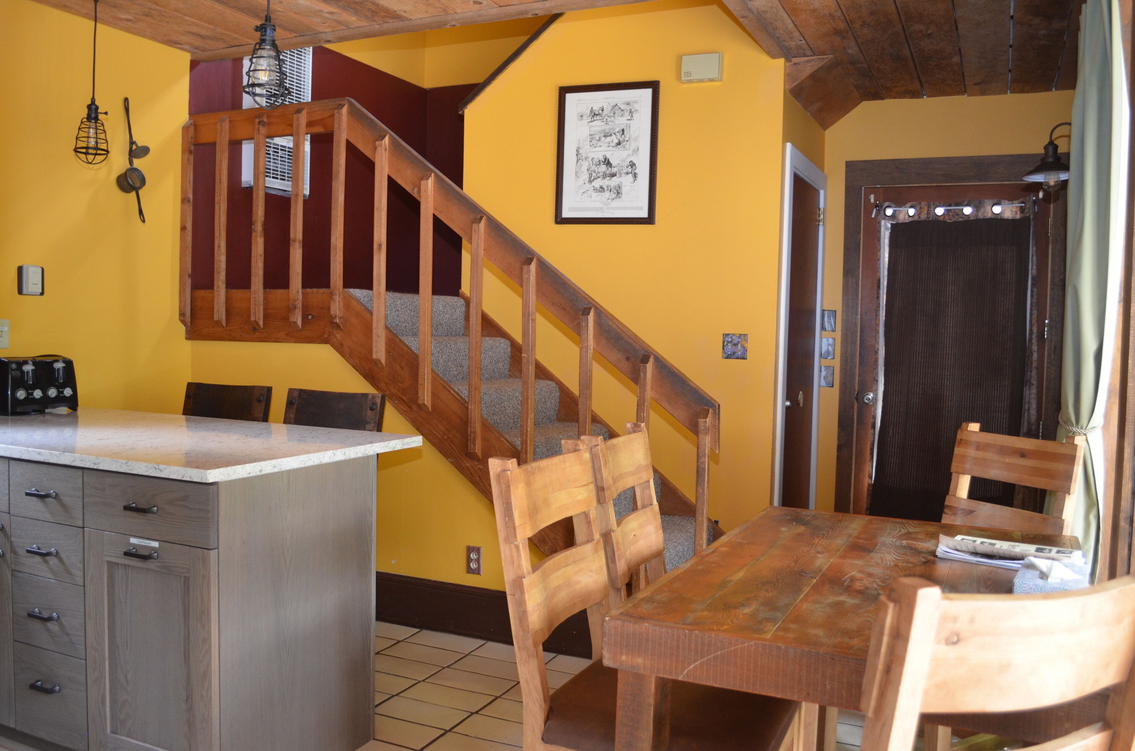 Cabaña, 1 cama King size, cocina, vista a la montaña (2 Story Cabin) | Cocina privada | Microondas y cafetera y tetera 