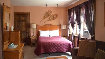 Junior Suite, Kitchen, Mountain View (2nd Floor) | 1 bedroom, iron/ironing board, free WiFi, bed sheets
