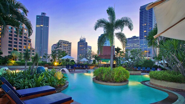 Outdoor pool - Executive Club at Windsor (Bangkok)