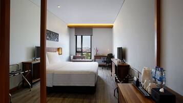 Caja fuerte, escritorio, cunas gratuitas y wifi gratis