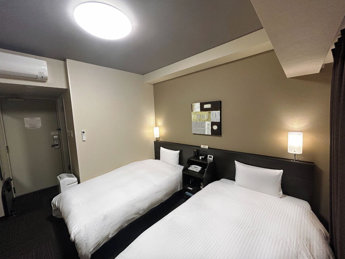 comfort twin room, non smoking | 1 bedroom, desk, free wifi, bed sheets