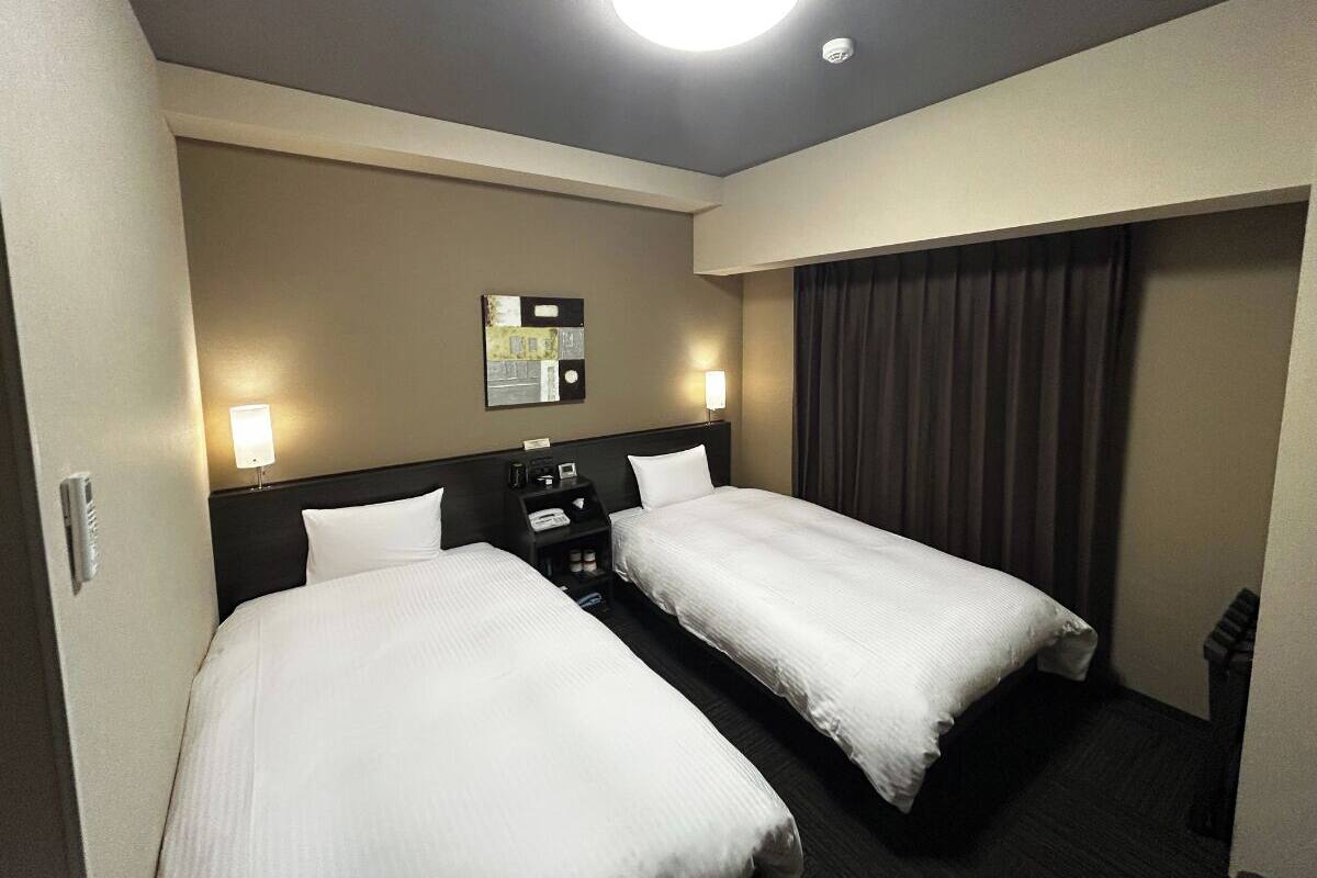 Comfort Twin Room, Non Smoking | Desk, WiFi (free), bed sheets