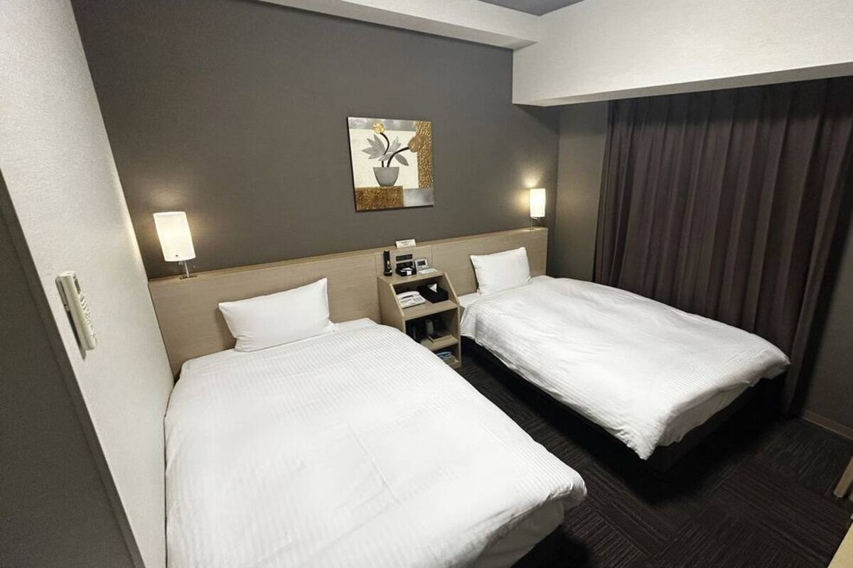 Desk, WiFi (free), bed sheets