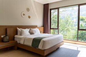 5 habitaciones, cortinas blackout y tabla de planchar con plancha 