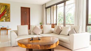Vila Deluks, beberapa kamar, pemandangan lembah | Ruang keluarga | TV LCD dan pemutar DVD