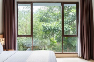 5 habitaciones, cortinas blackout y tabla de planchar con plancha 