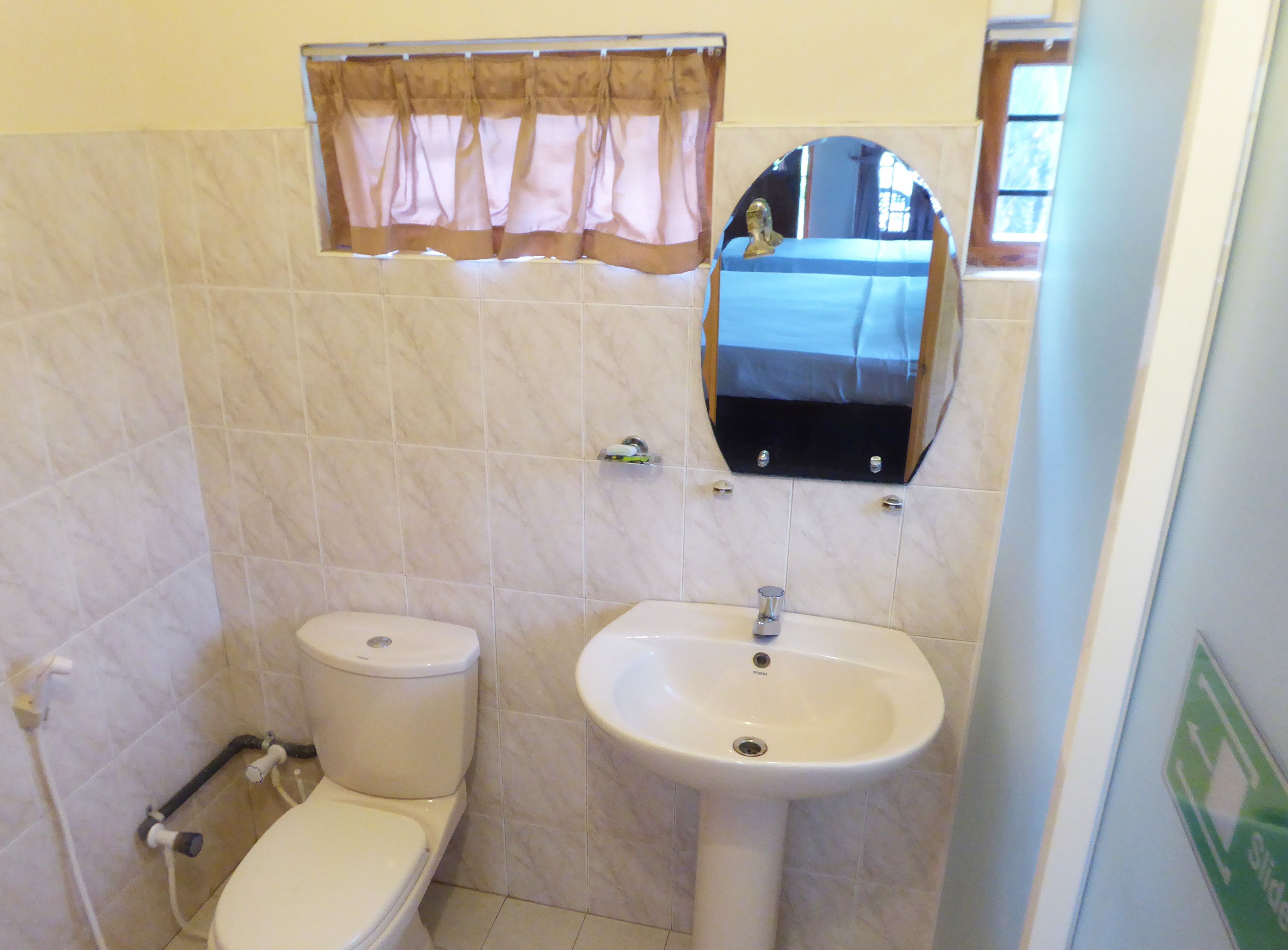 standard triple room | bathroom | shower, free toiletries, towels
