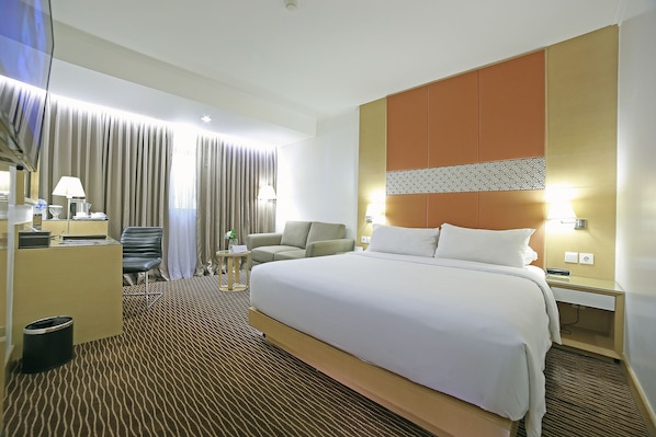 In-room safe, desk, blackout drapes, soundproofing