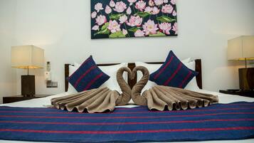 Deluxe Room | 1 bedroom, minibar, in-room safe, desk