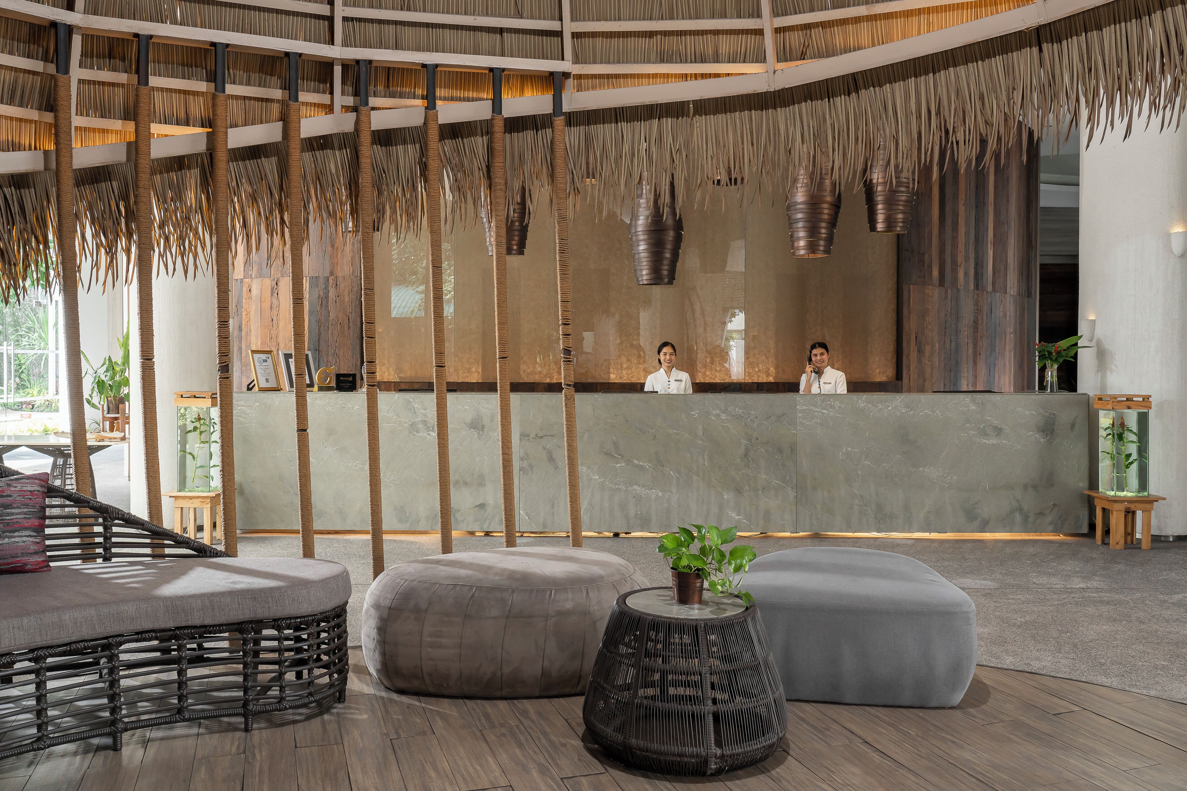 ฝ่ายต้อนรับ