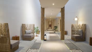 Espace de soins pour les couples, sauna, bain Ă remous, hammam