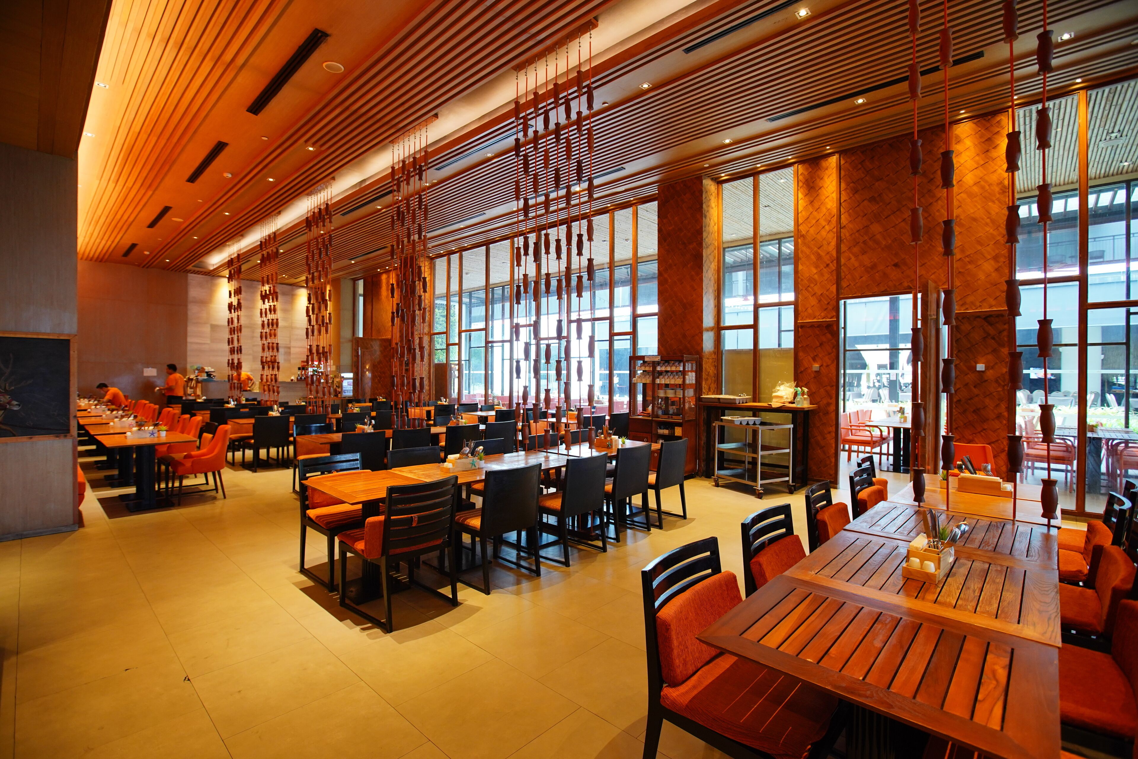 lunch and dinner served, italian cuisine