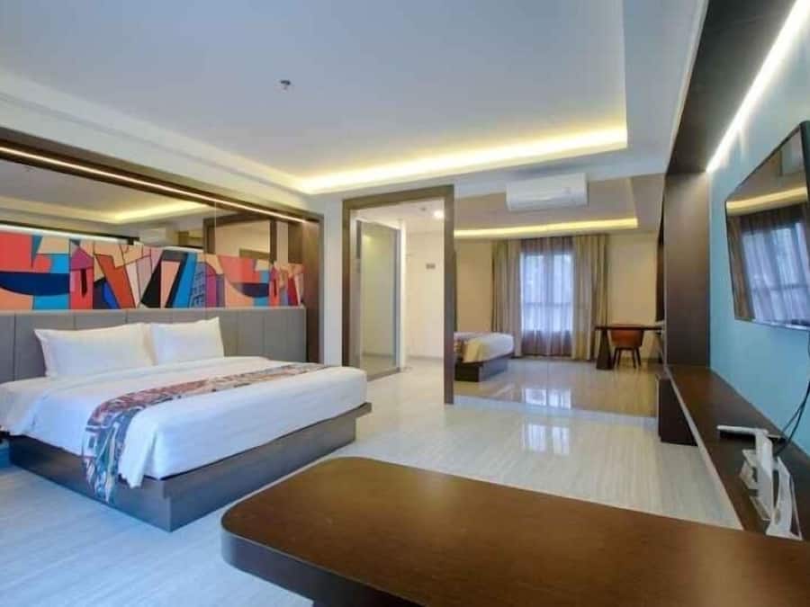 Deluxe-huone (Suite Room) | Tallelokero huoneessa, työpöytä, ilmainen Wi-Fi