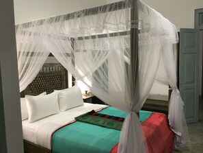 Habitación | Escritorio, sistema de insonorización, wifi gratis y ropa de cama