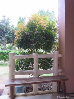 Lobby sitting area - Alexis Cliff Dive Resort (Dauis)