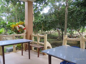 Dining - Alexis Cliff Dive Resort (Dauis)