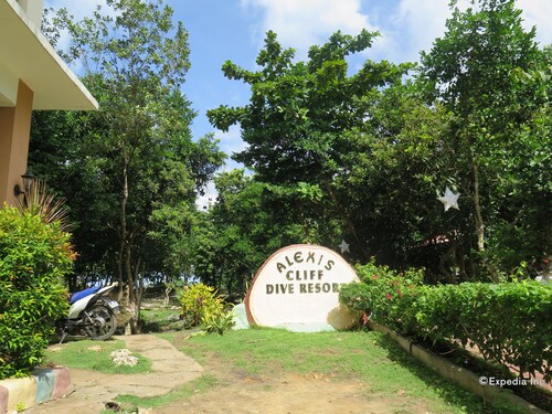 Alexis Cliff Dive Resort