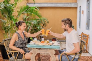Gratis engelsk frukost varje dag 