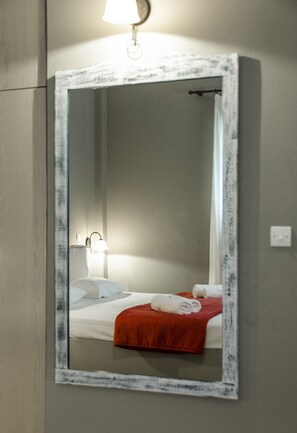 Triple Room, Sea View | Room amenity