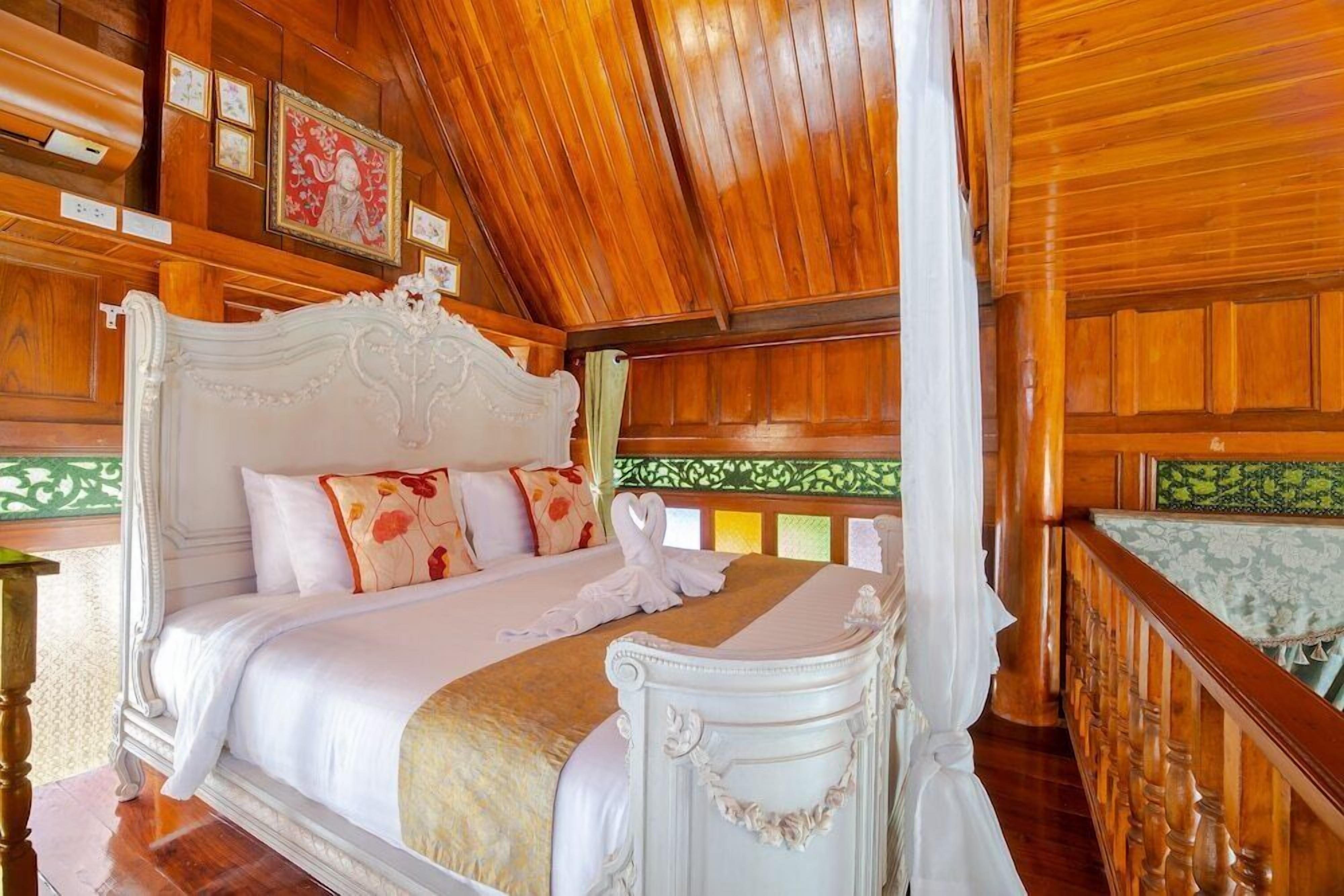 Egyptian cotton sheets, premium bedding, free minibar, in-room safe