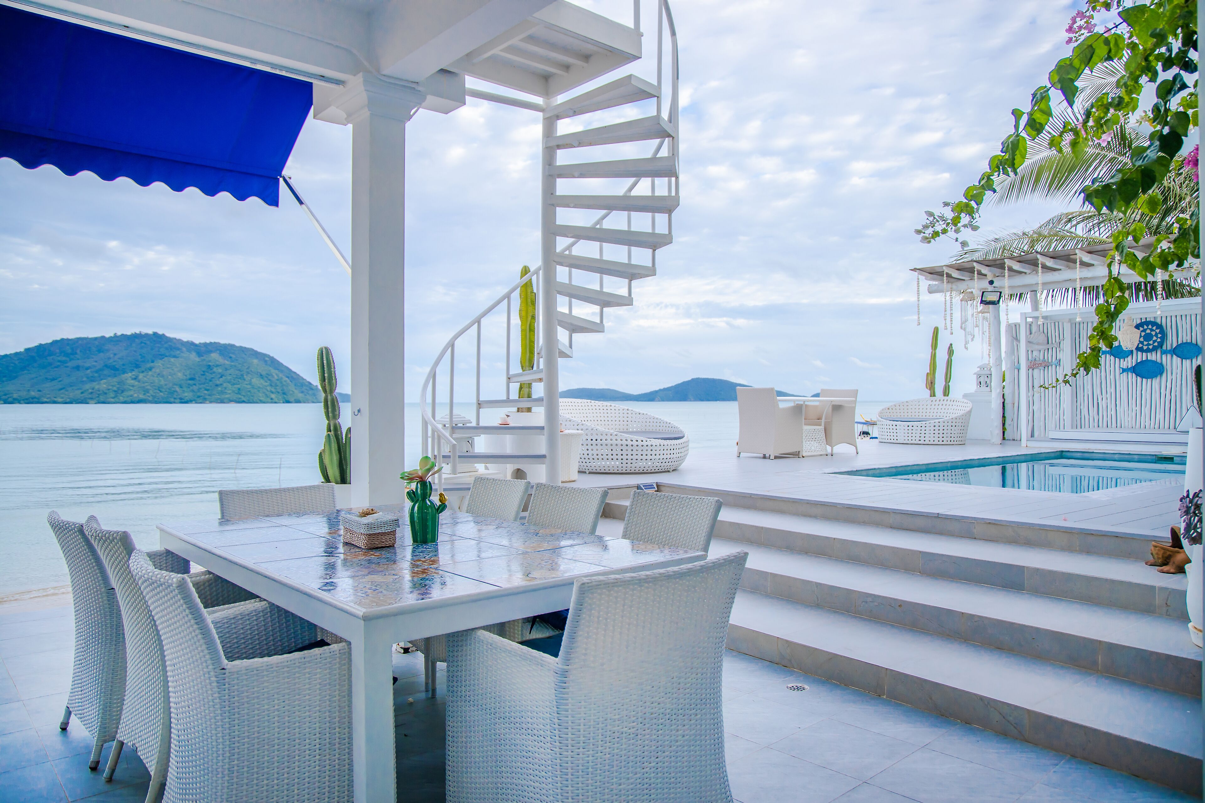 breakfast, lunch served; modern european cuisine, pool views